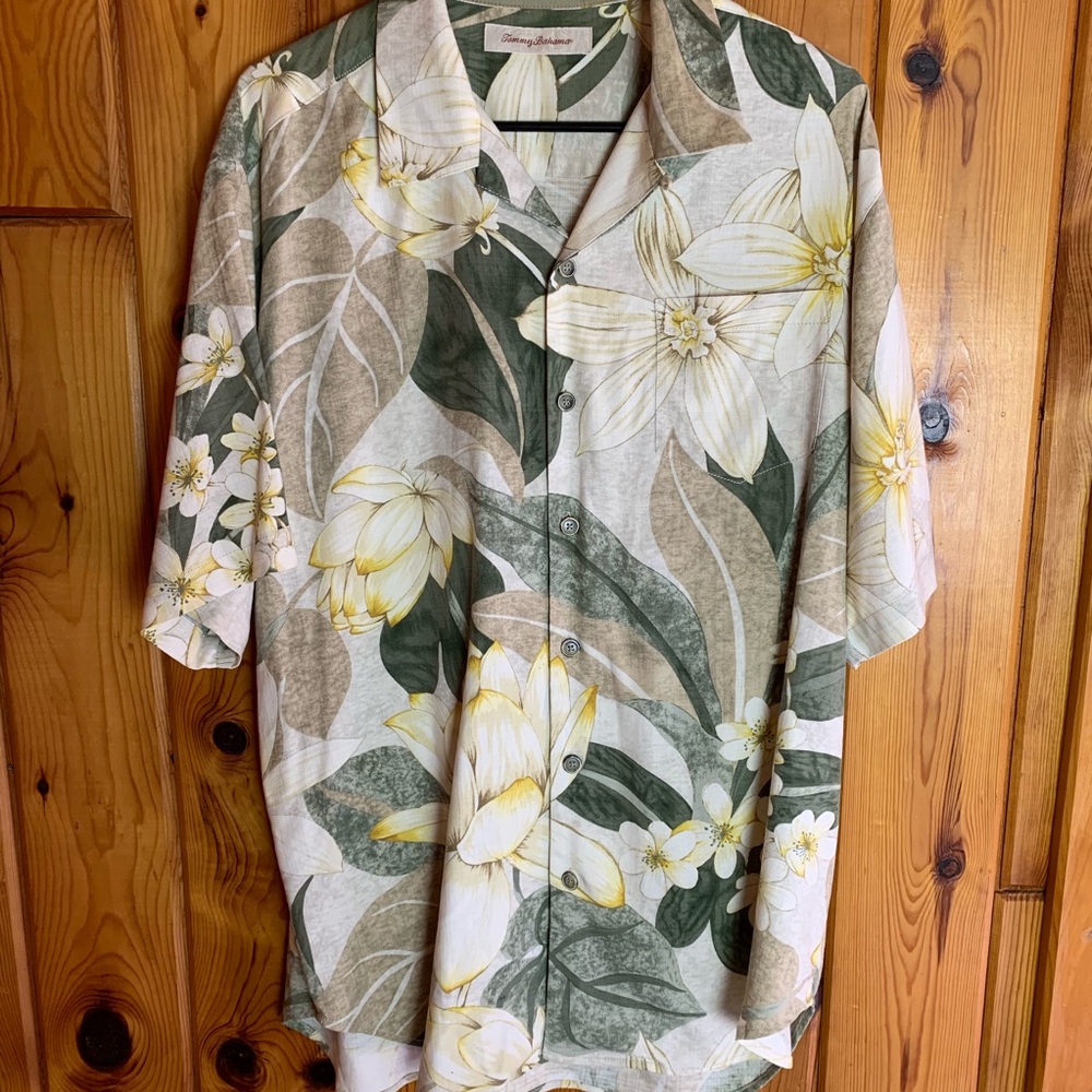 Tommy Bahama 100% silk Hawaiian shirt